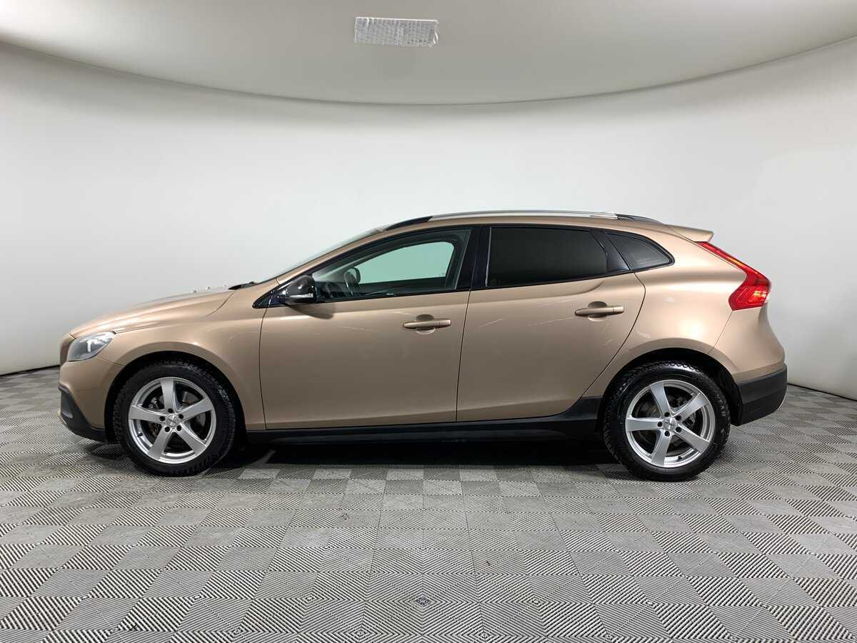 Volvo V40 с пробегом — 2015 год. Фото: #7