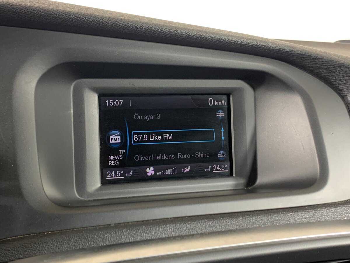 Volvo V40 с пробегом — 2015 год. Фото: #15