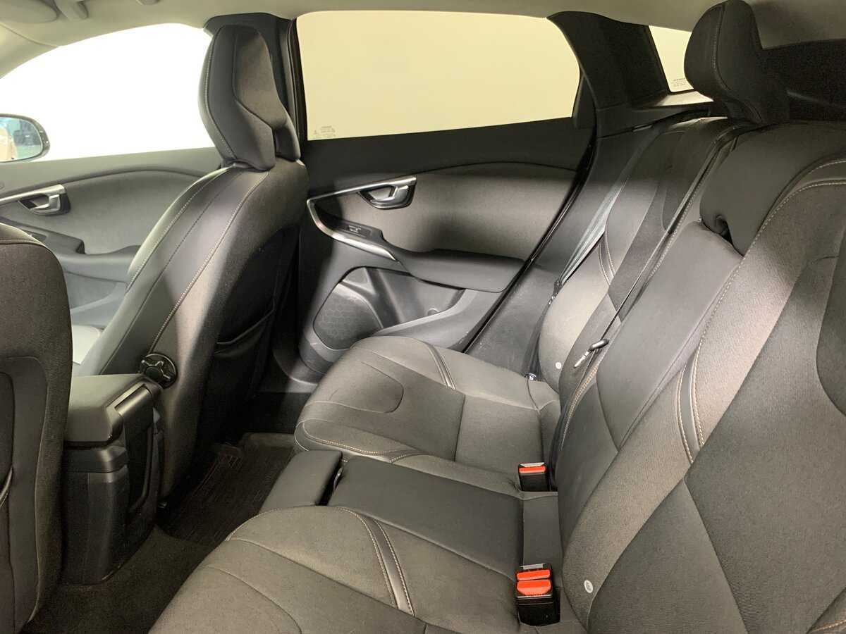 Volvo V40 с пробегом — 2015 год. Фото: #18