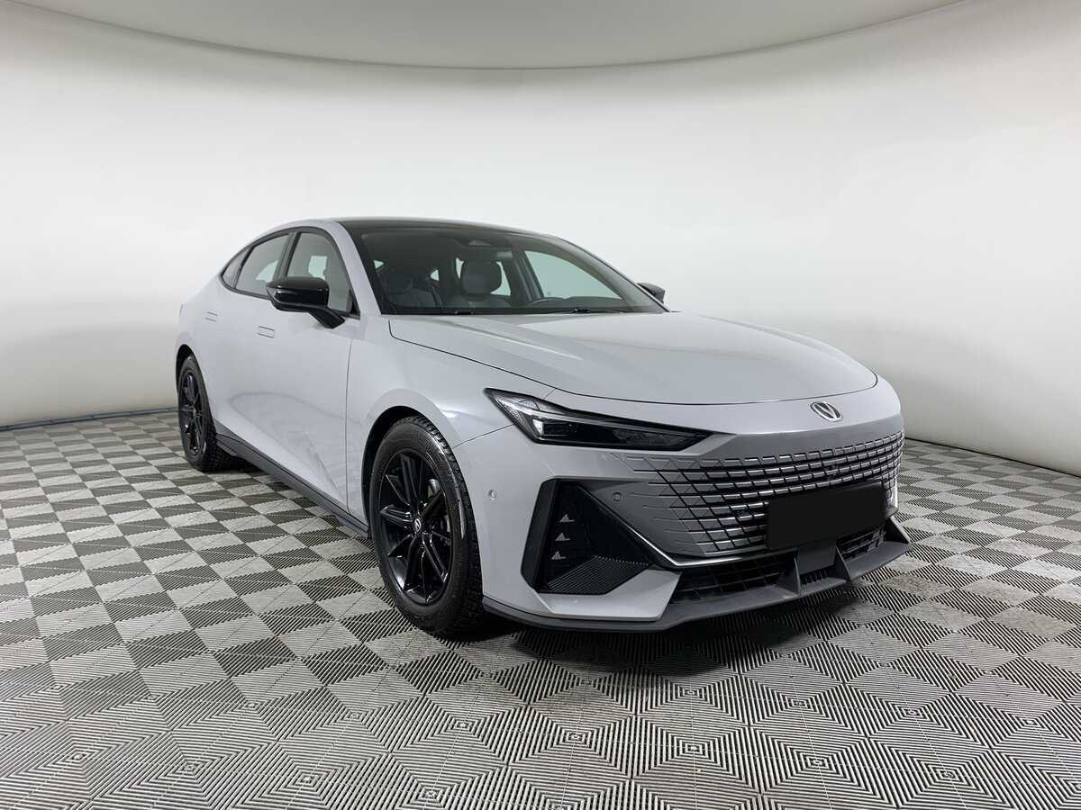 Changan UNI-V с пробегом — 2023 год. Фото: #2