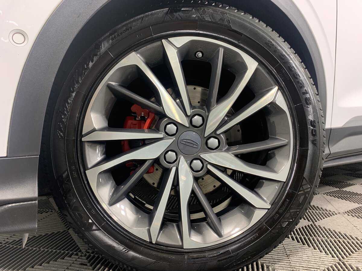 Geely Coolray с пробегом — 2023 год. Фото: #9