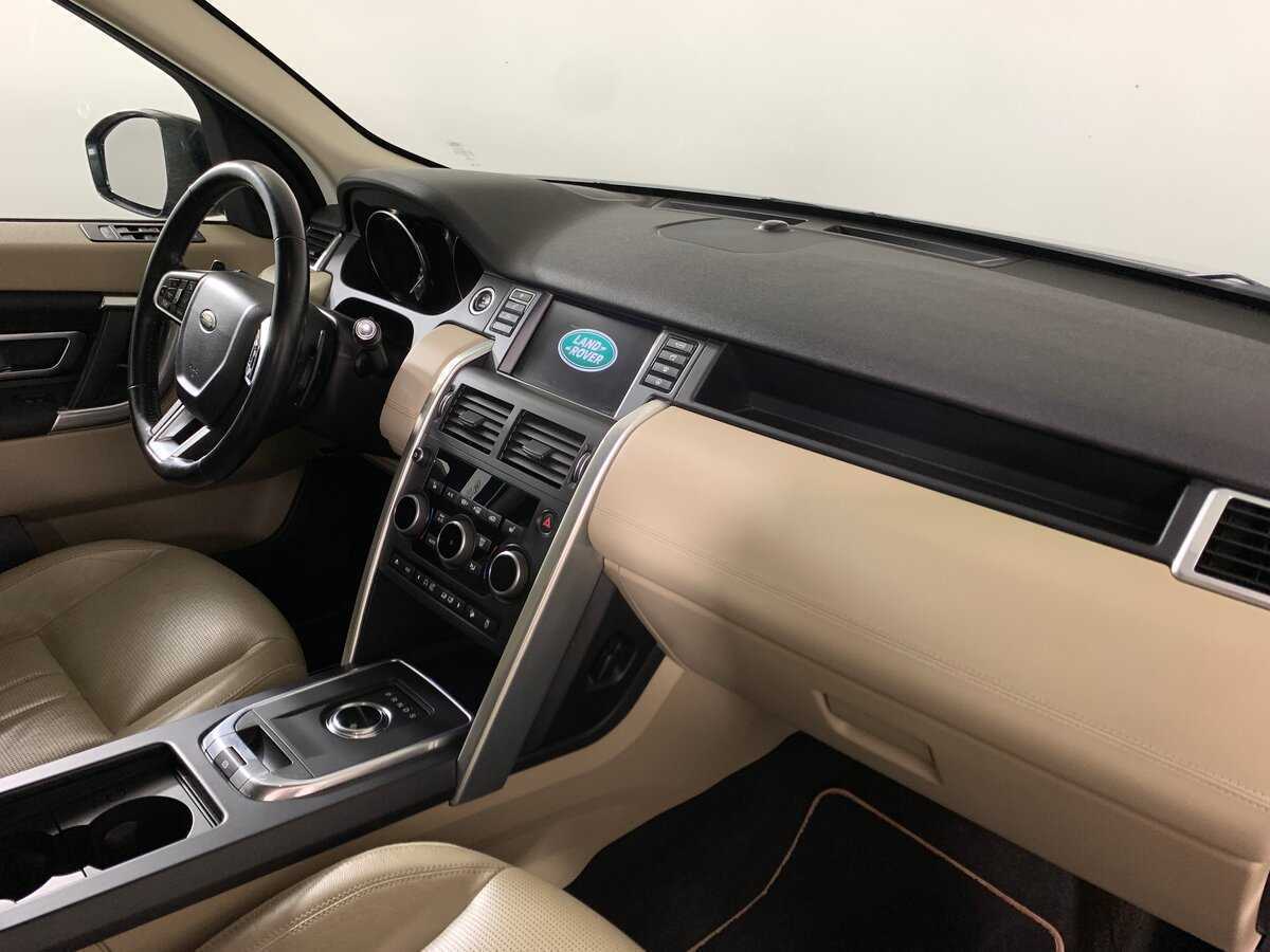 Land Rover Discovery Sport с пробегом — 2016 год. Фото: #13