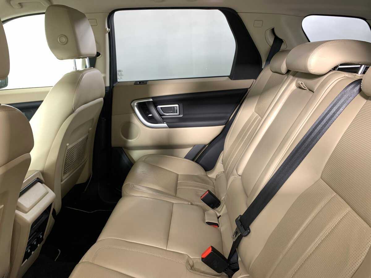 Land Rover Discovery Sport с пробегом — 2016 год. Фото: #18