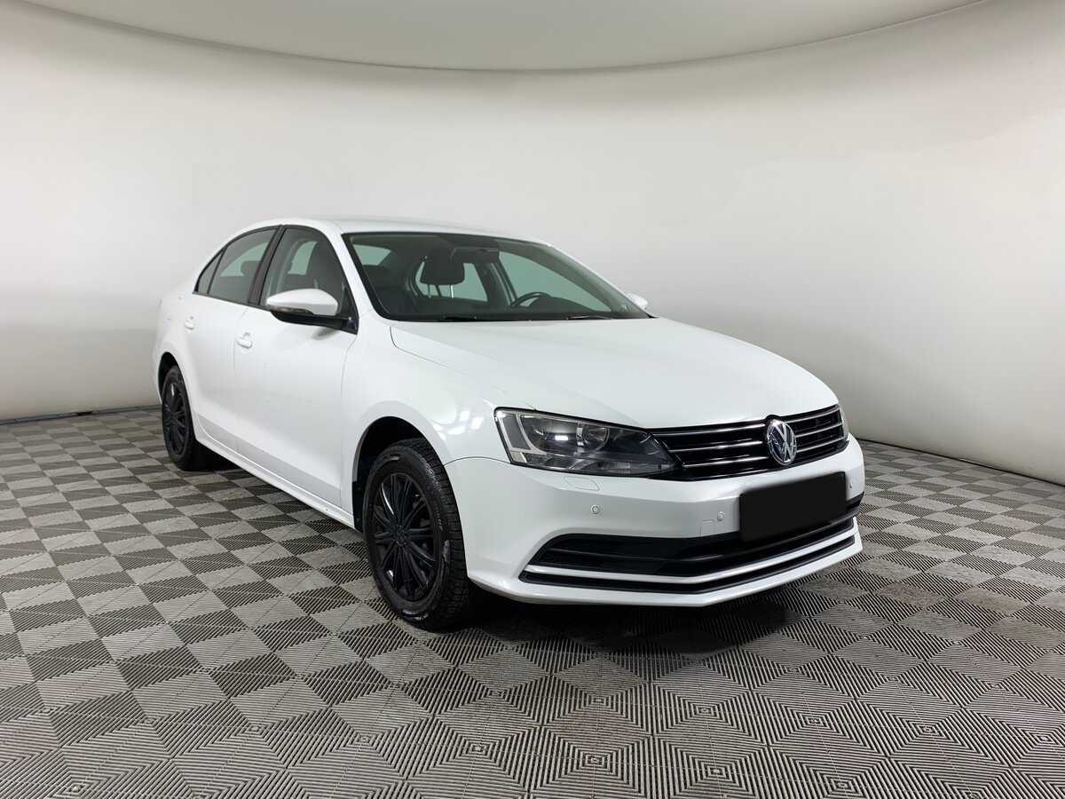 Volkswagen Jetta с пробегом — 2017 год. Фото: #2