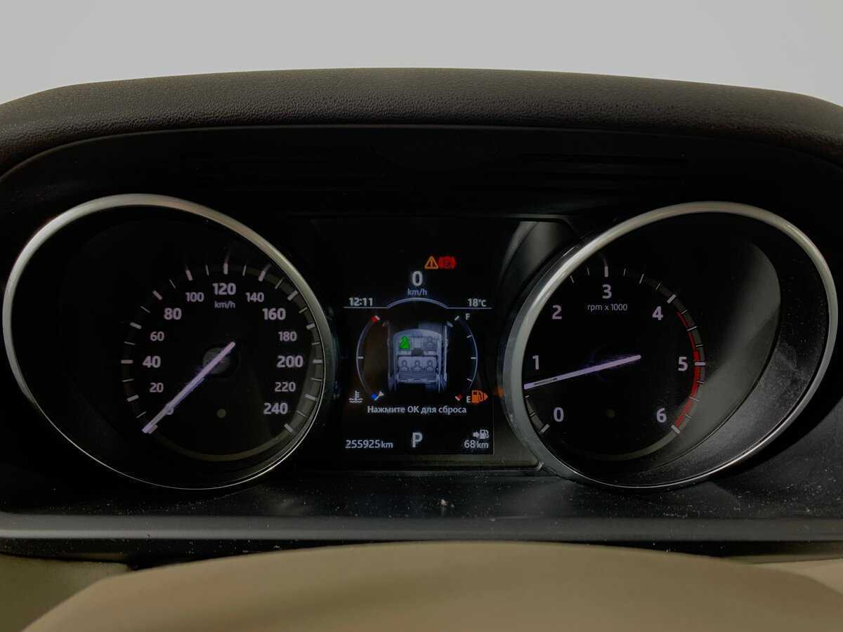 Land Rover Discovery с пробегом — 2017 год. Фото: #13