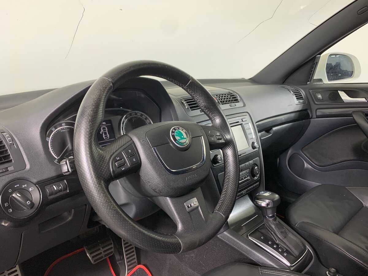 Skoda Octavia RS с пробегом — 2012 год. Фото: #10