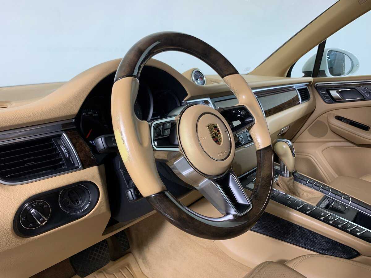 Porsche Macan с пробегом — 2015 год. Фото: #11