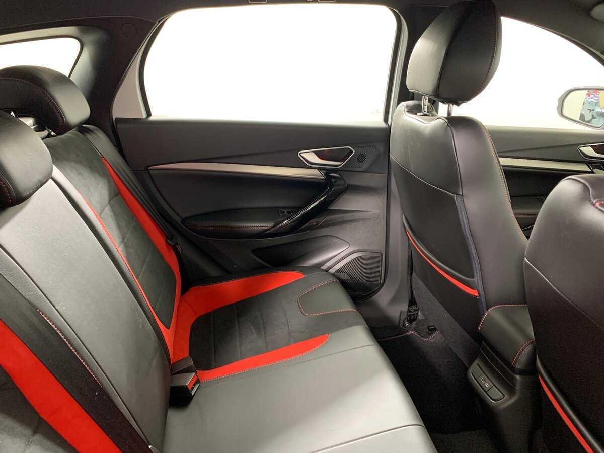 Lada (ВАЗ) Vesta с пробегом — 2024 год. Фото: #17