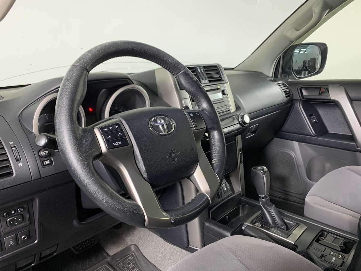 Toyota Land Cruiser Prado с пробегом — 2011 год. Фото: #11