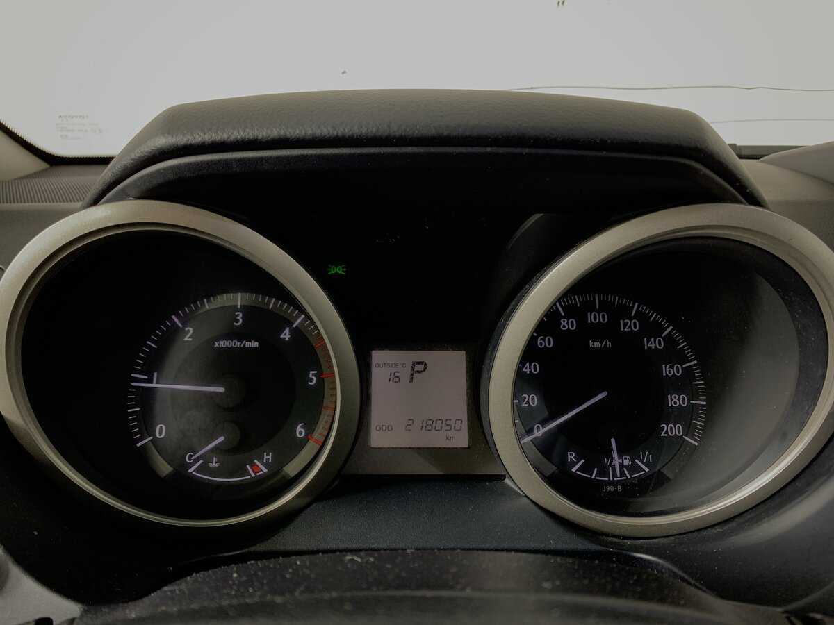 Toyota Land Cruiser Prado с пробегом — 2011 год. Фото: #14