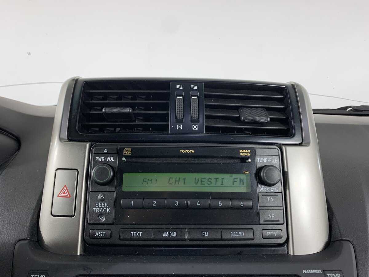 Toyota Land Cruiser Prado с пробегом — 2011 год. Фото: #15