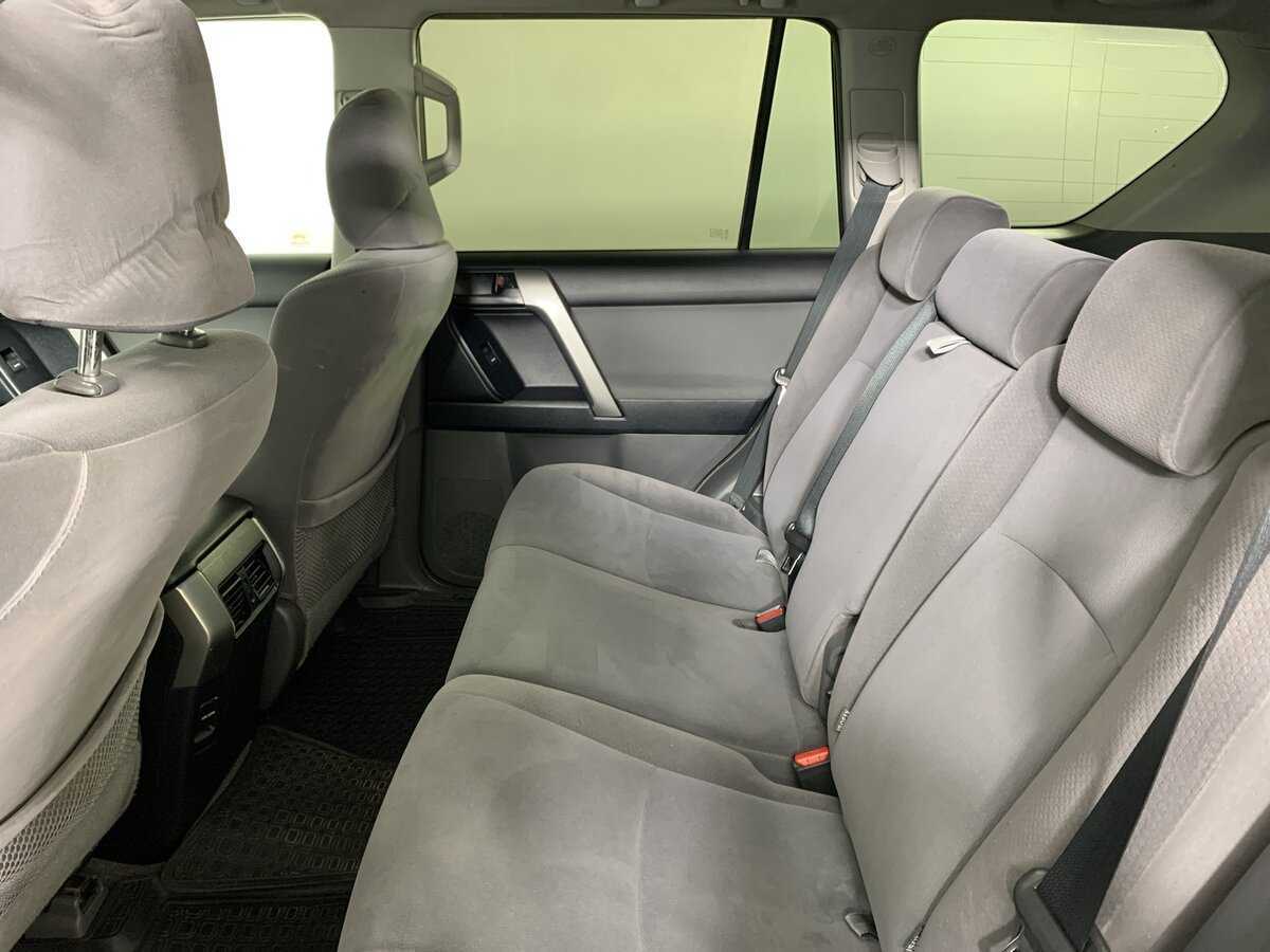 Toyota Land Cruiser Prado с пробегом — 2011 год. Фото: #18