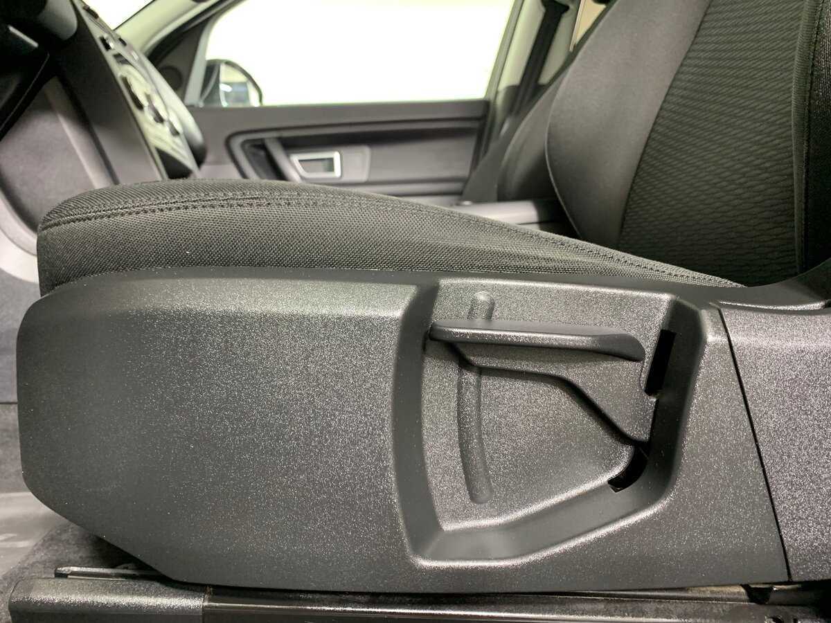 Land Rover Discovery Sport с пробегом — 2018 год. Фото: #16