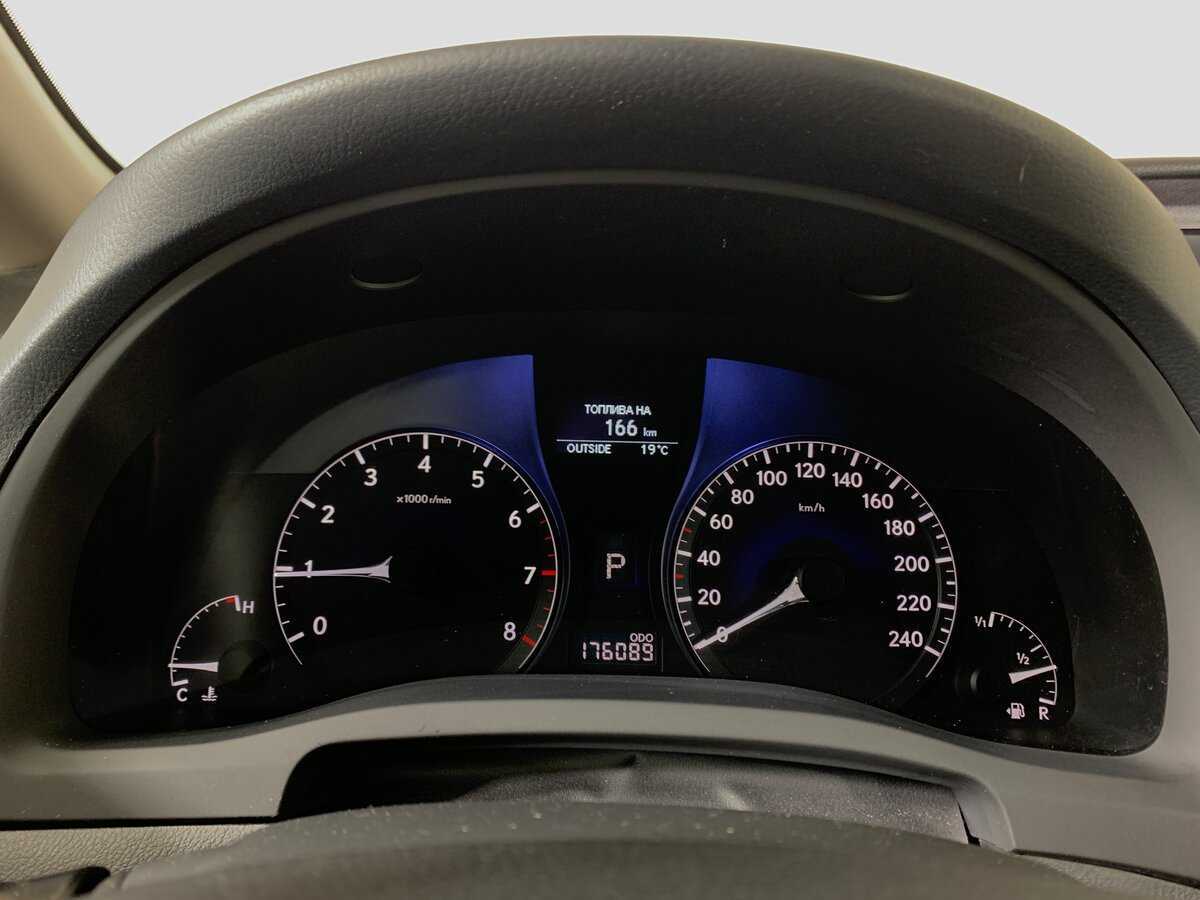 Lexus RX с пробегом — 2011 год. Фото: #14