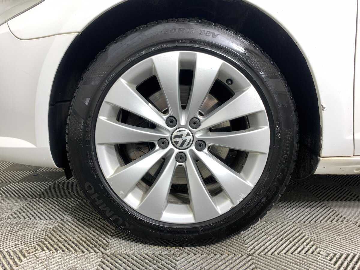 Volkswagen Passat CC с пробегом — 2011 год. Фото: #8