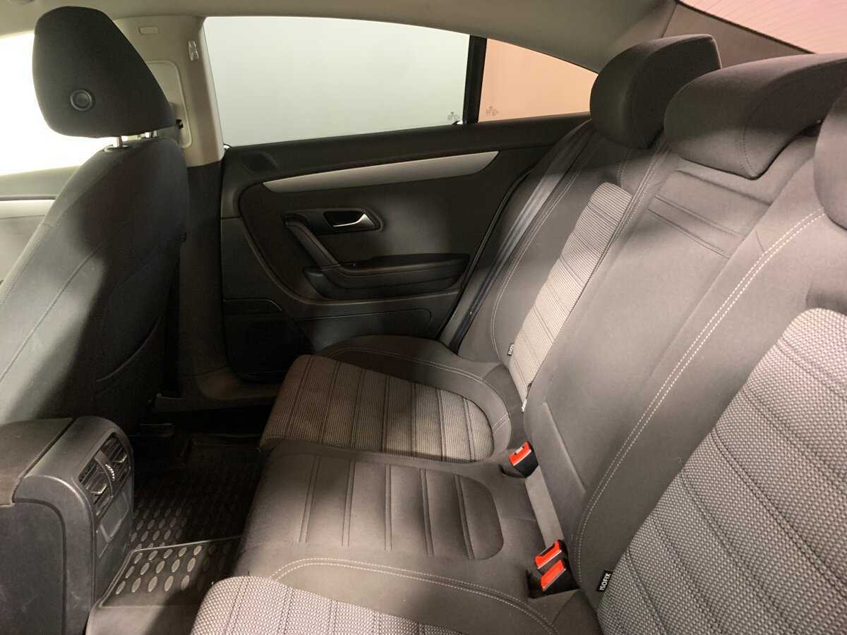 Volkswagen Passat CC с пробегом — 2011 год. Фото: #18