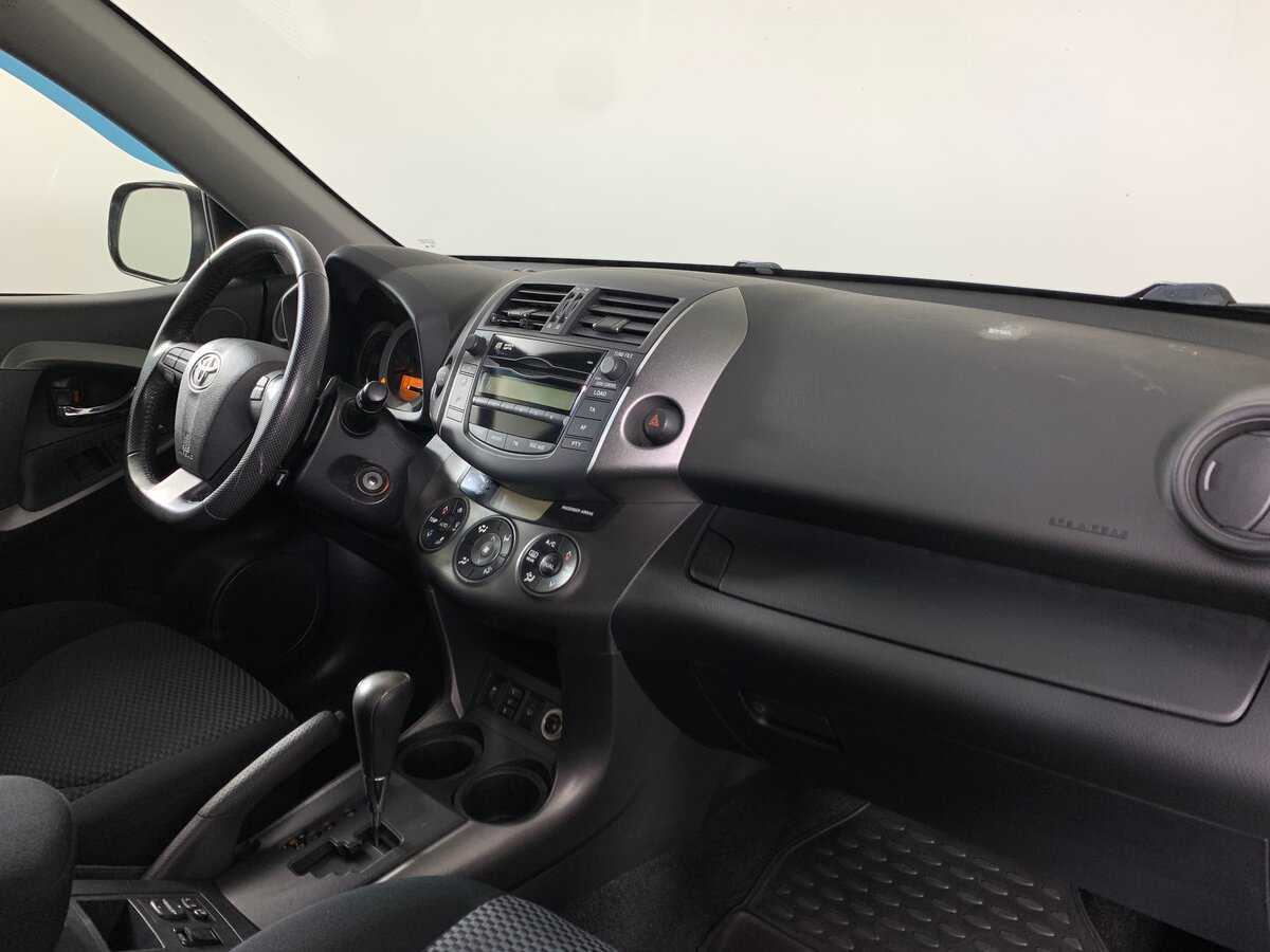 Toyota RAV4 с пробегом — 2011 год. Фото: #13