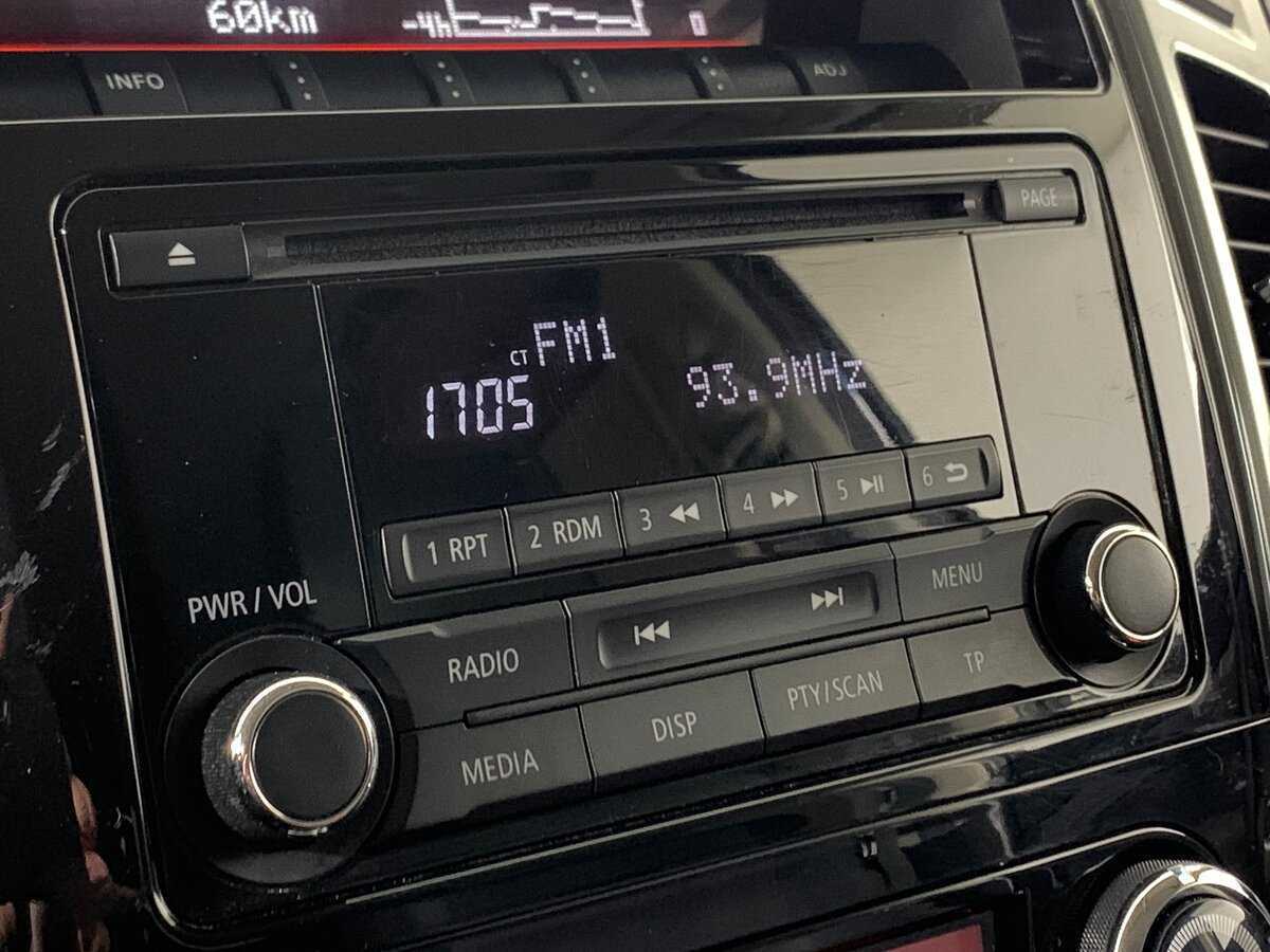 Mitsubishi Pajero с пробегом — 2015 год. Фото: #15