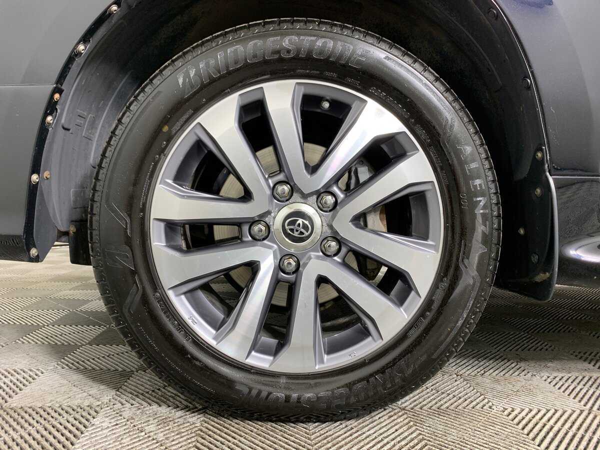 Toyota Land Cruiser с пробегом — 2018 год. Фото: #8