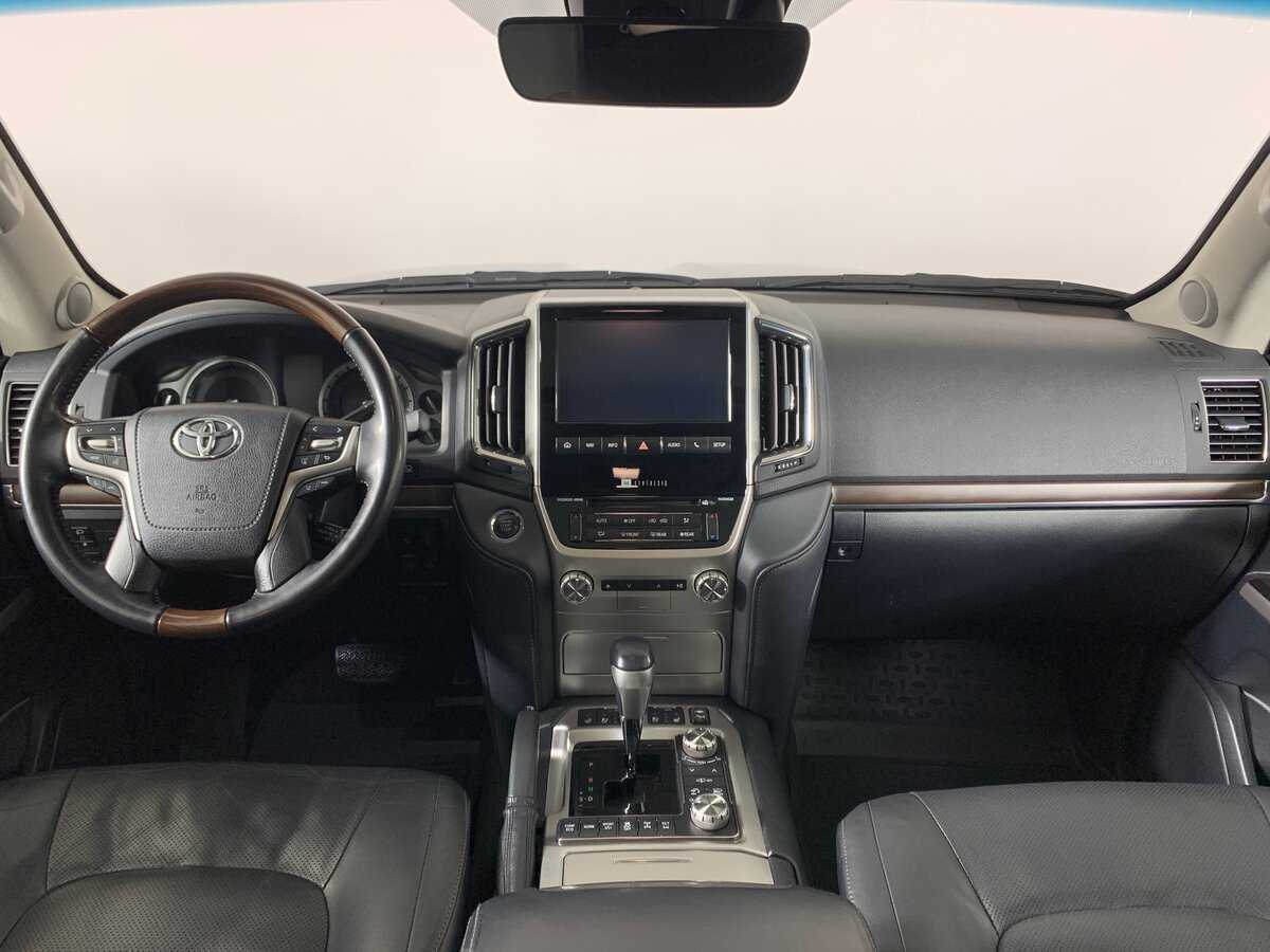 Toyota Land Cruiser с пробегом — 2018 год. Фото: #12