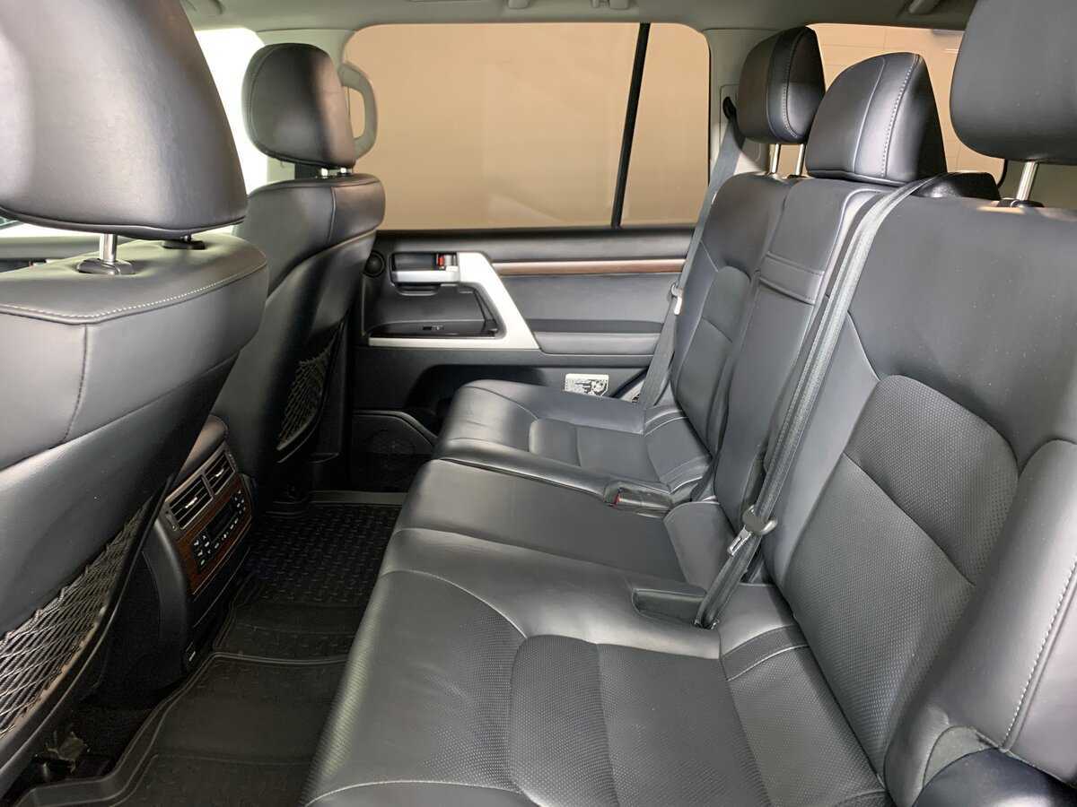 Toyota Land Cruiser с пробегом — 2018 год. Фото: #19