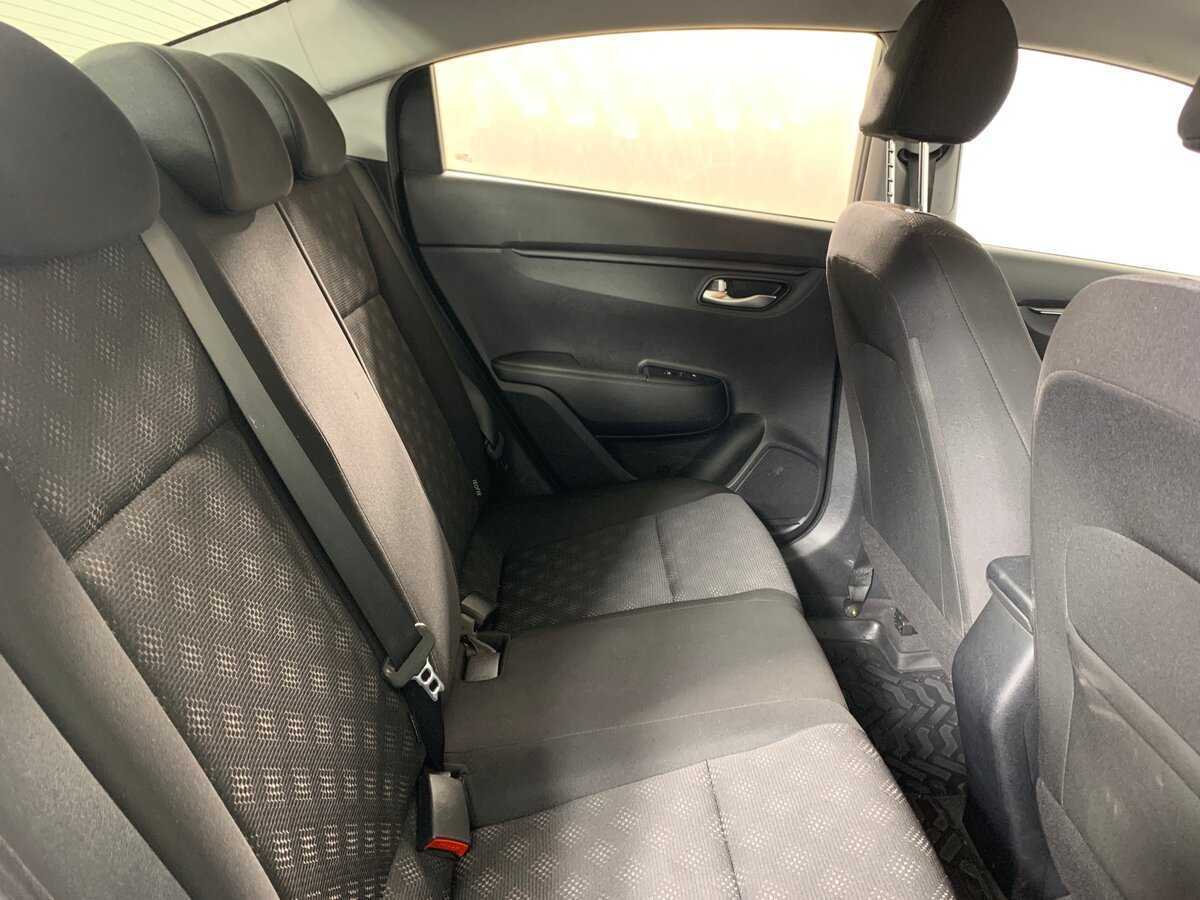 Kia Rio с пробегом — 2018 год. Фото: #17