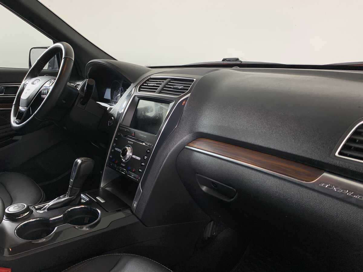 Ford Explorer с пробегом — 2018 год. Фото: #13