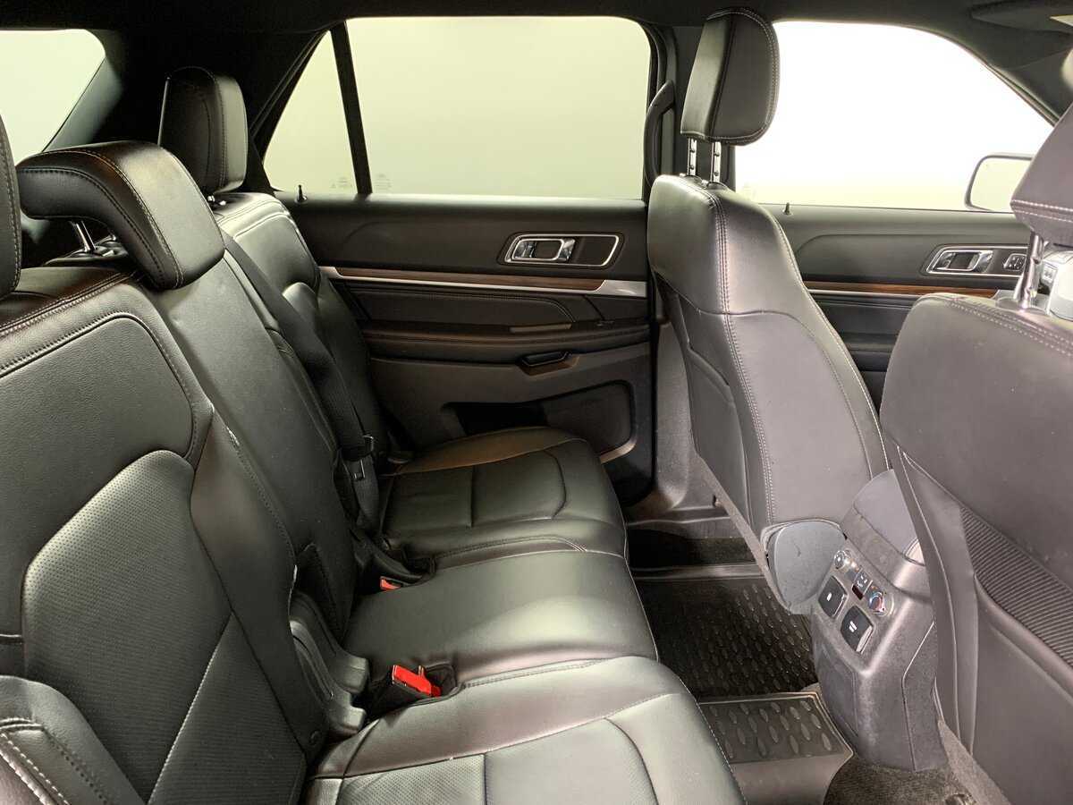 Ford Explorer с пробегом — 2018 год. Фото: #17