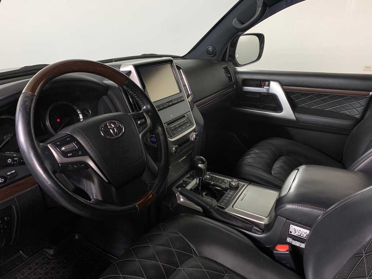 Toyota Land Cruiser с пробегом — 2016 год. Фото: #11