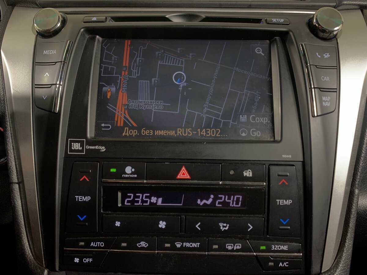 Toyota Camry с пробегом — 2016 год. Фото: #13