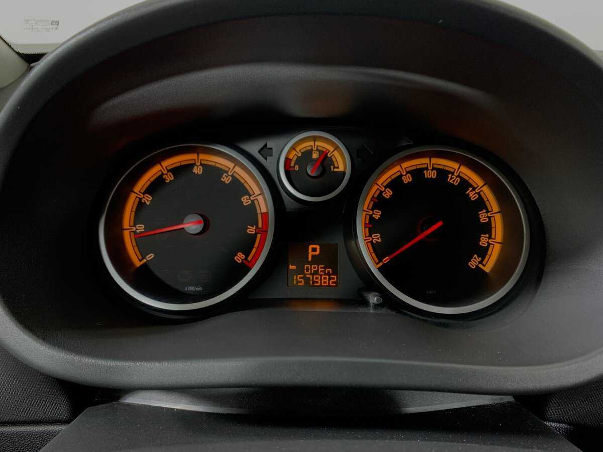 Opel Corsa с пробегом — 2011 год. Фото: #13