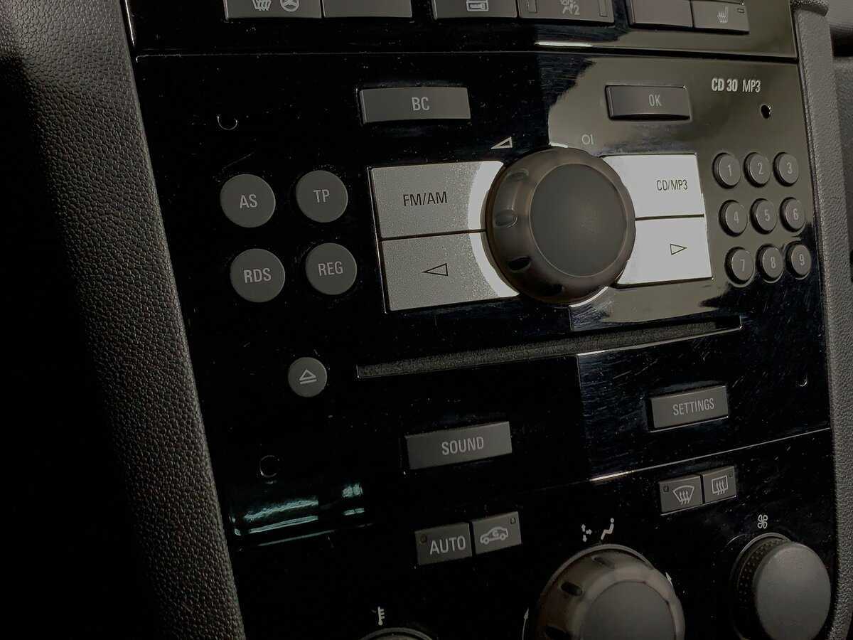 Opel Corsa с пробегом — 2011 год. Фото: #14