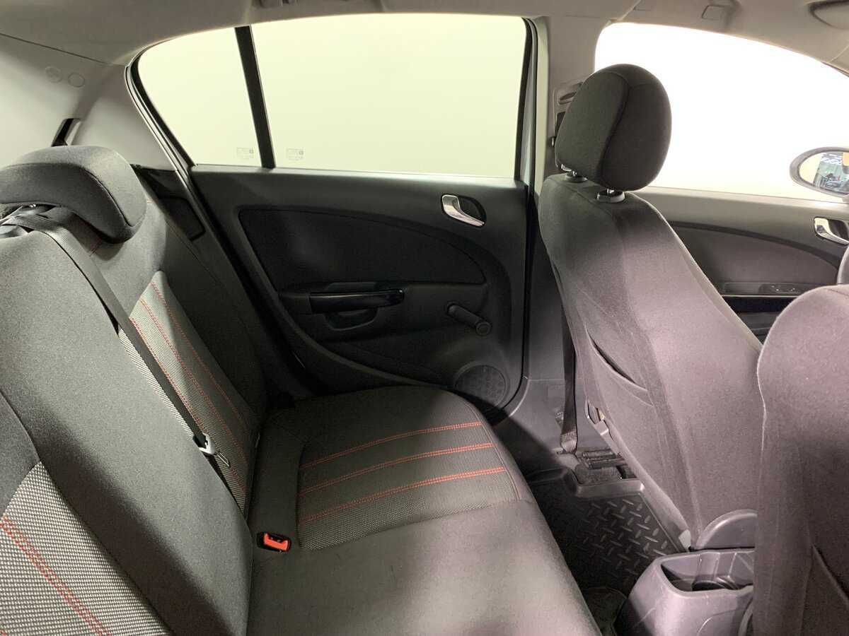 Opel Corsa с пробегом — 2011 год. Фото: #16