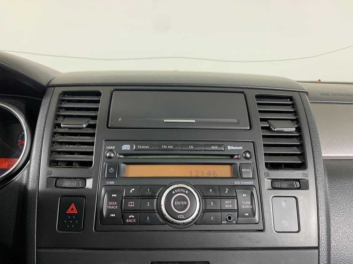 Nissan Tiida с пробегом — 2010 год. Фото: #15