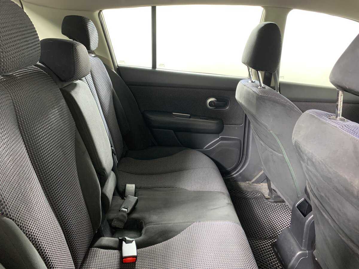 Nissan Tiida с пробегом — 2010 год. Фото: #17