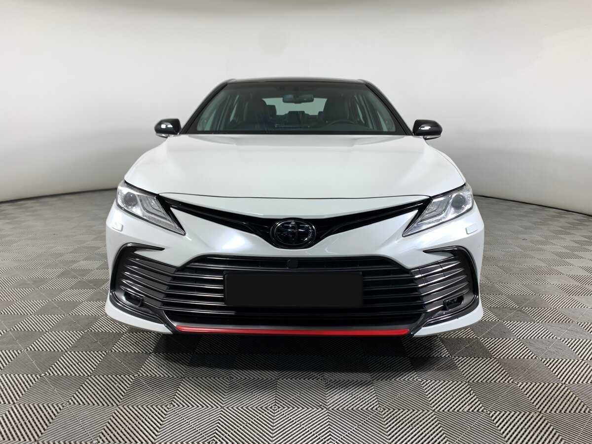 Toyota Camry с пробегом — 2022 год. Фото: #1