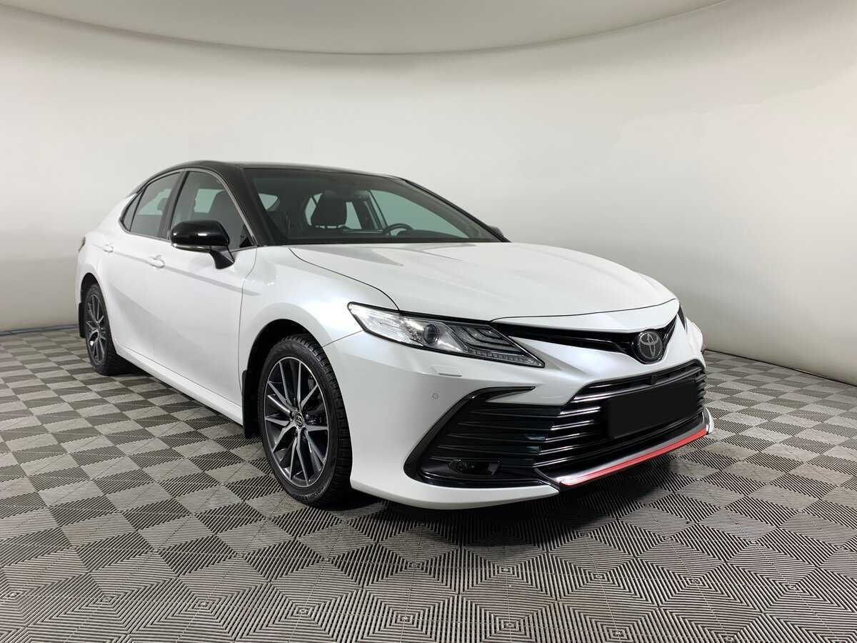 Toyota Camry с пробегом — 2022 год. Фото: #2