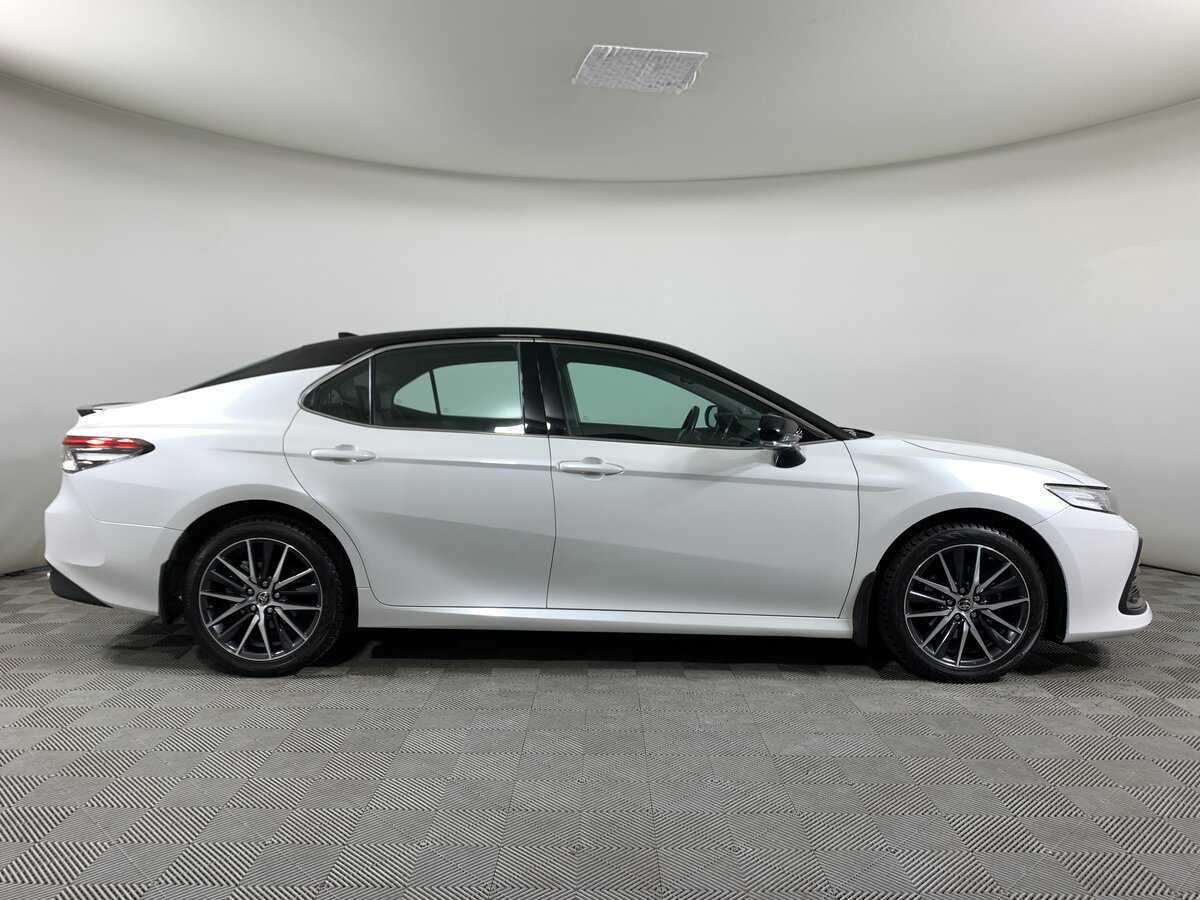 Toyota Camry с пробегом — 2022 год. Фото: #3