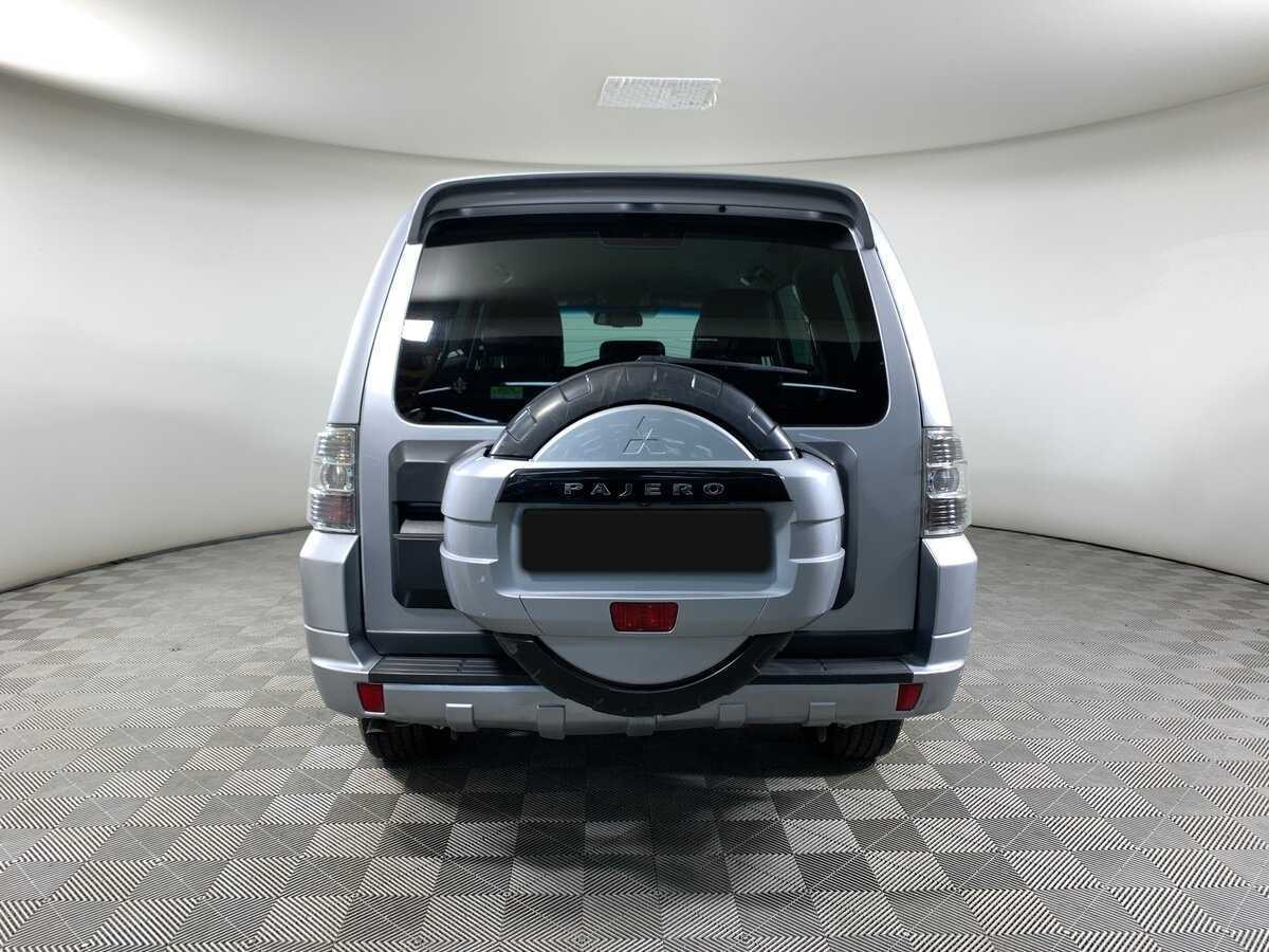 Mitsubishi Pajero с пробегом — 2011 год. Фото: #5