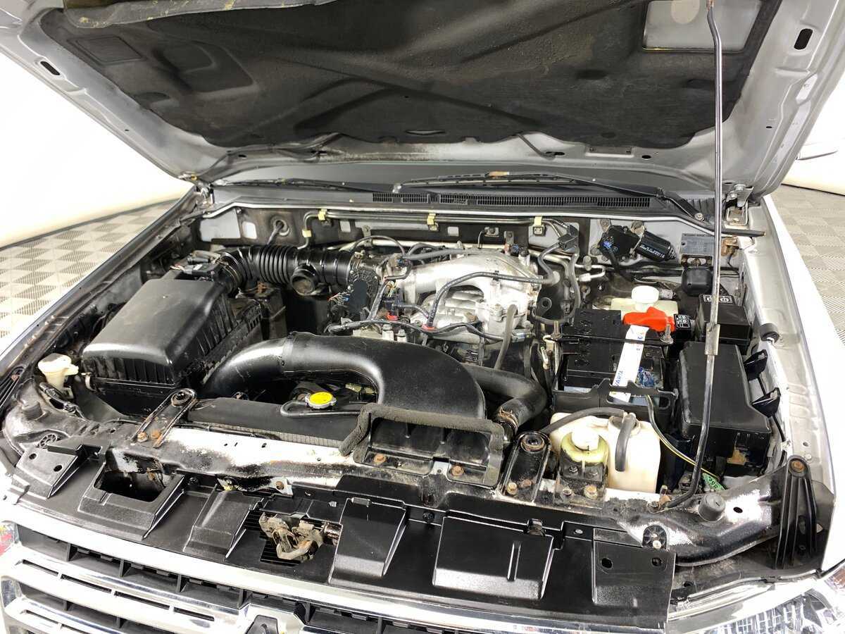 Mitsubishi Pajero с пробегом — 2011 год. Фото: #9