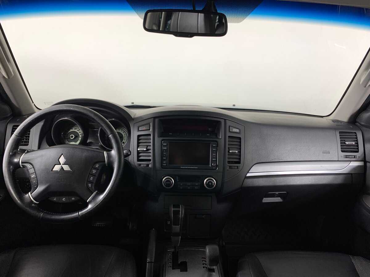 Mitsubishi Pajero с пробегом — 2011 год. Фото: #12