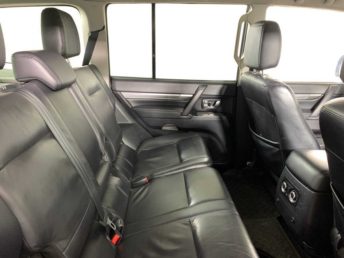 Mitsubishi Pajero с пробегом — 2011 год. Фото: #15