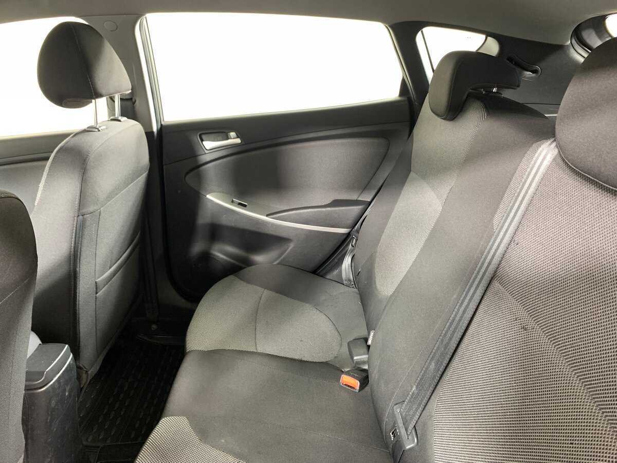 Hyundai Solaris с пробегом — 2012 год. Фото: #15