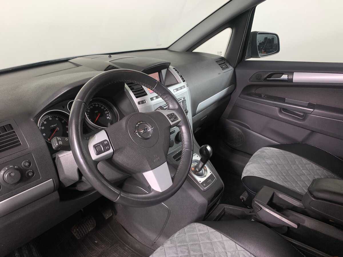 Opel Zafira с пробегом — 2012 год. Фото: #10