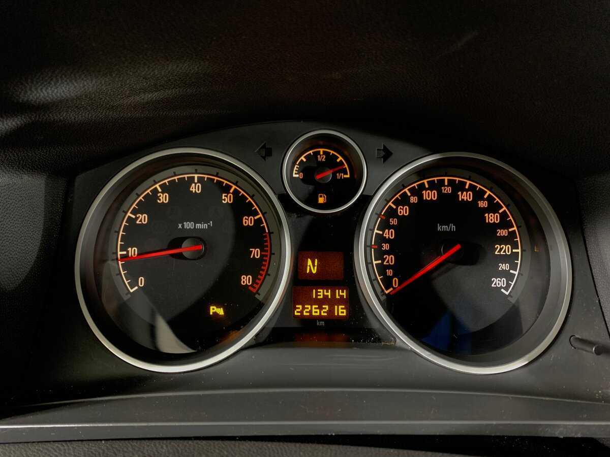 Opel Zafira с пробегом — 2012 год. Фото: #13