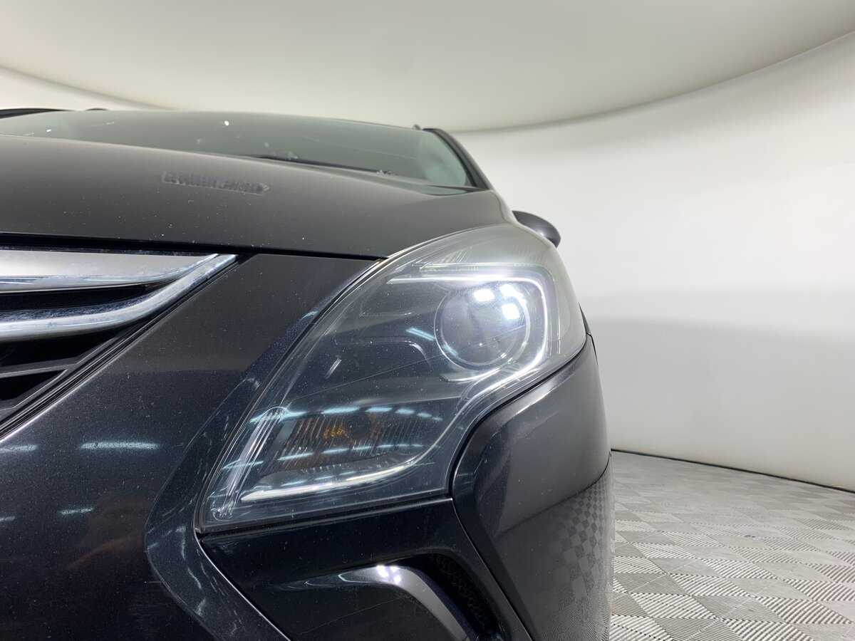 Opel Zafira с пробегом — 2012 год. Фото: #9