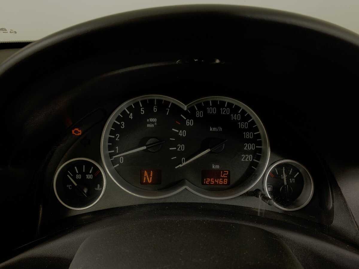 Opel Corsa с пробегом — 2005 год. Фото: #14