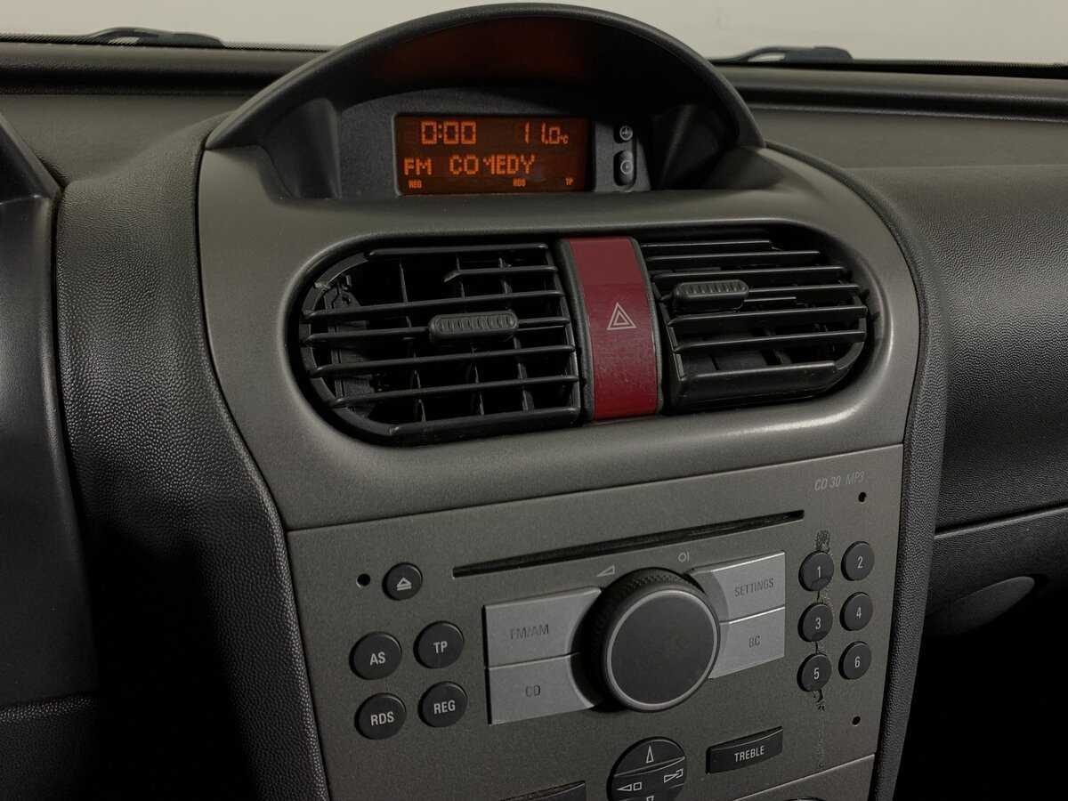 Opel Corsa с пробегом — 2005 год. Фото: #15