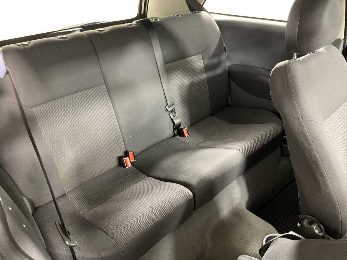 Opel Corsa с пробегом — 2005 год. Фото: #17