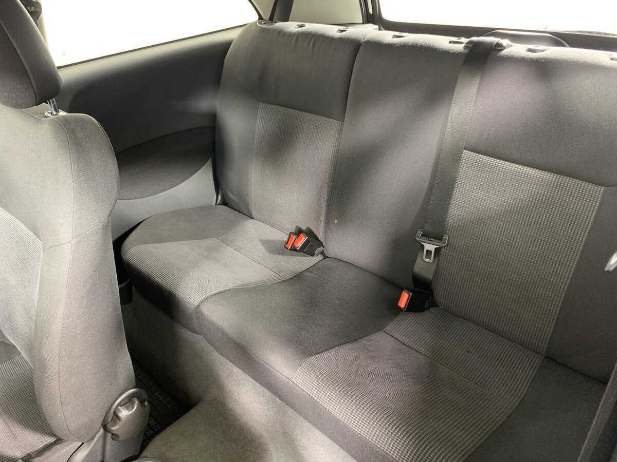 Opel Corsa с пробегом — 2005 год. Фото: #18